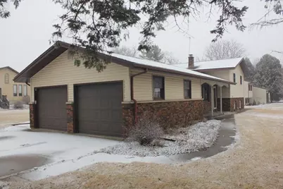 1475 Country Club Court, Platteville,  53818 - Photo 1