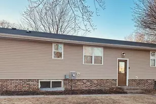 308 Sherman St, Mauston, WI 53948 - Photo 1