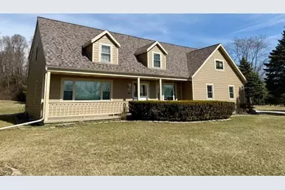 S16W32178 High Meadow Circle, Delafield, WI 53018 - Photo 1