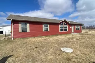 11847 N Washington Rd, Edgerton, WI 53534 - Photo 1