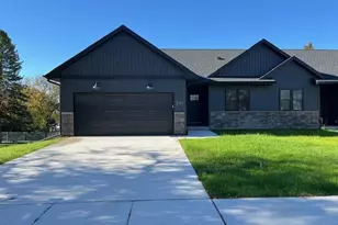 231 N 4th St, Janesville, WI 53536 - Photo 1