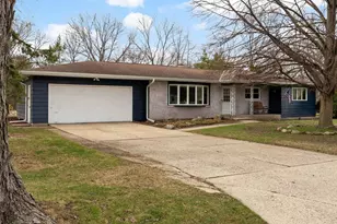 18 Brakefield Dr, Janesville, WI 53546 - Photo 1