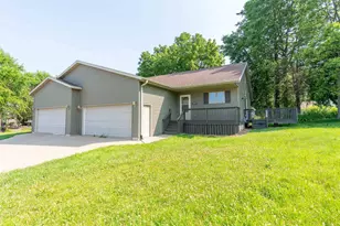 145 E Ofallon Ct, West Salem, WI 54669 - Photo 1