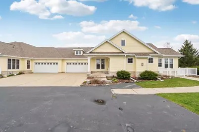 2733 Ironwood Drive #15, Sun Prairie, WI 53590 - Photo 1