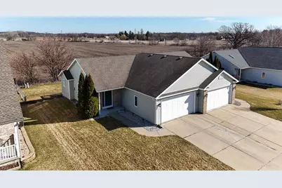 909 New Hampton Drive, Oregon, WI 53575 - Photo 1