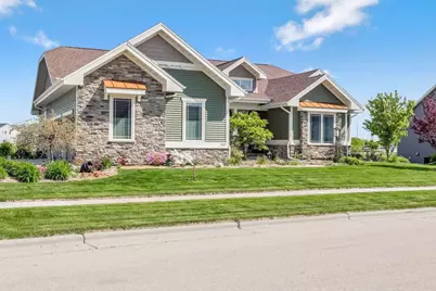 335 Bella Way, Sun Prairie, WI 53590 - Photo 1