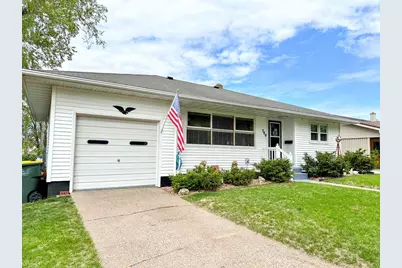 789 S Beaumont Road, Prairie Du Chien, WI 53821 - Photo 1