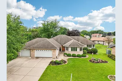 800 Lexington Drive, Waunakee, WI 53597 - Photo 1