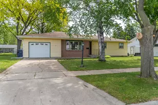 216 N Willard Ave, Janesville, WI 53548 - Photo 1