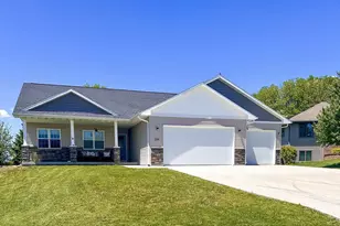 224 Clover Ln, Janesville, WI 53537 - Photo 1