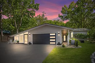 2405 Woodcrest Dr, Portage, WI 53901 - Photo 1