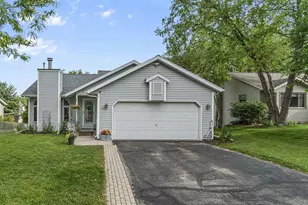 812 Clover Ln, DeForest, WI 53532 - Photo 1