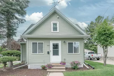 318 W Burnett Street, Beaver Dam, WI 53916 - Photo 1