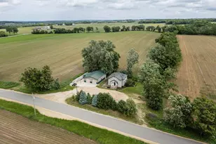 N2902 Hilltop Rd, Markesan, WI 53946 - Photo 1