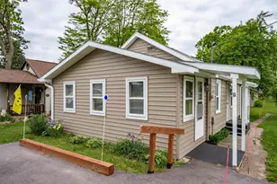 307 Jackson St, Mauston, WI 53948 - Photo 1