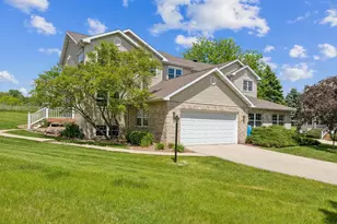 27 Waterford Cir, Madison, WI 53719 - Photo 1