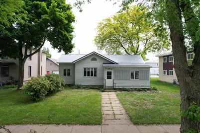 220 S Wacouta Avenue, Prairie Du Chien, WI 53821 - Photo 1
