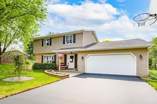 417 Raintree Dr, Fort Atkinson, WI 53538 - Photo 1