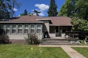 520 W Youngman St, Wautoma, WI 54982 - Photo 1