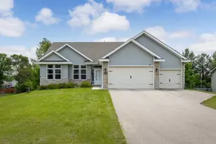 834 E Mason Dr, Edgerton, WI 53534 - Photo 1