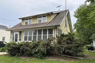 121 Kaukauna St, Menasha, WI 54952 - Photo 1