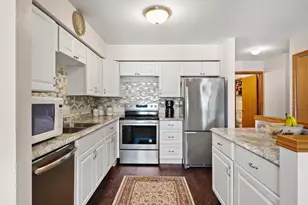 964 Rockefeller Ln, Madison, WI 53704 - Photo 1