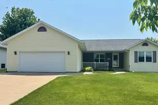 1319 Chadsworth Dr, Sun Prairie, WI 53590 - Photo 1