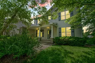 918 Eagle Crest Dr, Madison, WI 53704 - Photo 1