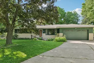 122 Violet Cir, Madison, WI 53714 - Photo 1