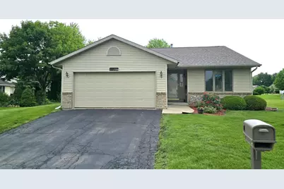 2335 Granite Terrace #32, Beloit, WI 53511 - Photo 1