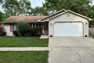 1411 S Pearl St, Janesville, WI 53546 - Photo 1