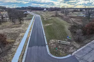 565 Gunderson Dr, Portage, WI 53901 - Photo 1