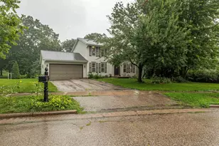 140 Eager Ct, Janesville, WI 53536 - Photo 1