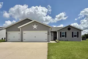 2515 Quail Ridge Dr, Janesville, WI 53546 - Photo 1