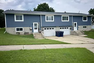 2046 Williamsburg Pl, Janesville, WI 53548 - Photo 1