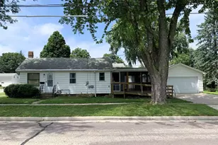 656 S Birdsey St, Columbus, WI 53925 - Photo 1