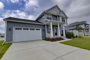 879 Yellowwood Pl, Sun Prairie, WI 53590 - Photo 1