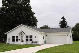 1811 Wolcott St, Janesville, WI 53546 - Photo 1