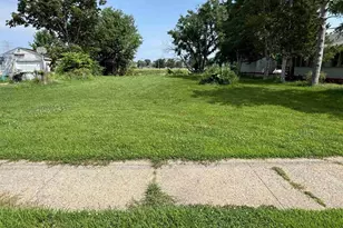 620 W Delavan Dr, Janesville, WI 53546 - Photo 1