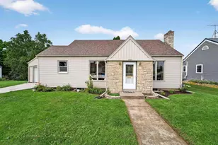 504 E Merrimac St, Ridgeville, WI 53533 - Photo 1