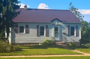 523 Maine St, Mauston, WI 53948 - Photo 1