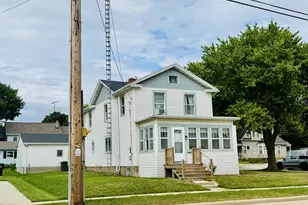 327 E Racine St, Jefferson, WI 53549 - Photo 1