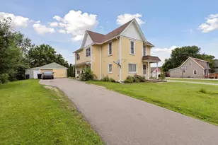 152-154 Valley Dr, Janesville, WI 53546 - Photo 1