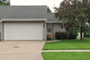 1125 Nantucket Dr, Janesville, WI 53545 - Photo 1