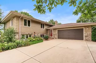 410 Blue View Dr, Mount Horeb, WI 53572 - Photo 1