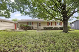 1017 Stull St, Sun Prairie, WI 53590 - Photo 1