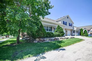 972 Chandler Ln, Sun Prairie, WI 53590 - Photo 1