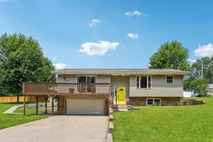 519 W Burns St, Portage, WI 53901 - Photo 1