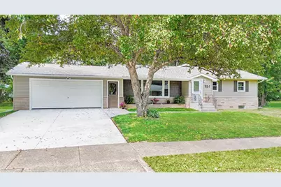 534 Babb Avenue, Reedsburg, WI 53959 - Photo 1