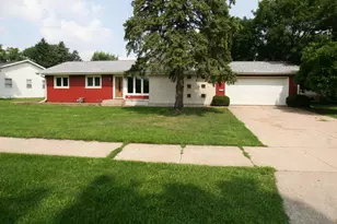 2423 Rutledge Ave, Janesville, WI 53545 - Photo 1